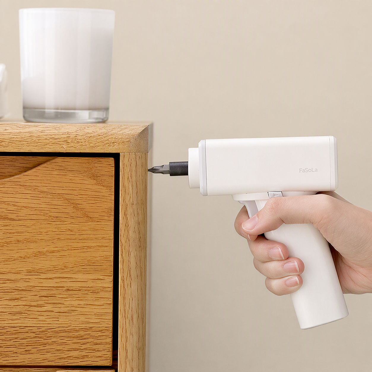 コンパクト充電式コードレスドライバー - 画像 (2)